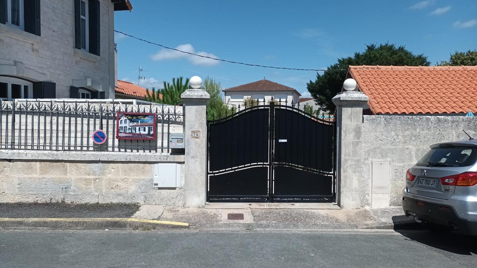 Le Clos Des Passiflores ポン エクステリア 写真